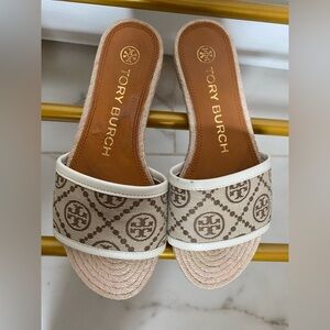 Tory Burch Tan and Cream Women's Sandals